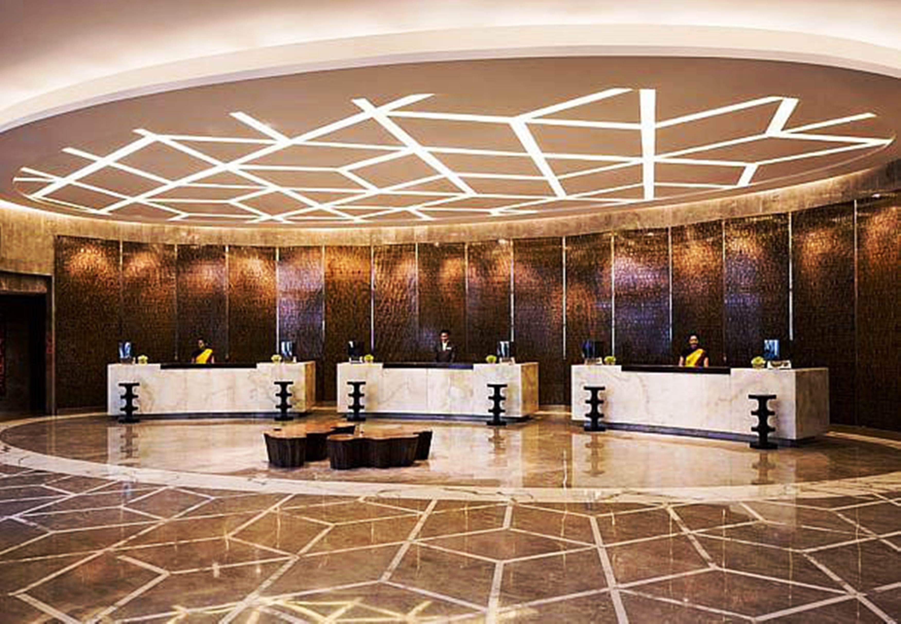 فندق جيه دبليو ماريوت هوتل نيودلهي آيروسيتي المظهر الخارجي الصورة The lobby of the hotel
