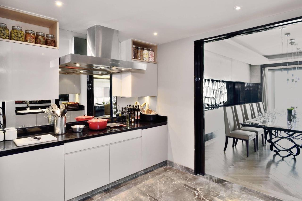 فندق جيه دبليو ماريوت هوتل نيودلهي آيروسيتي المظهر الخارجي الصورة A modern kitchen