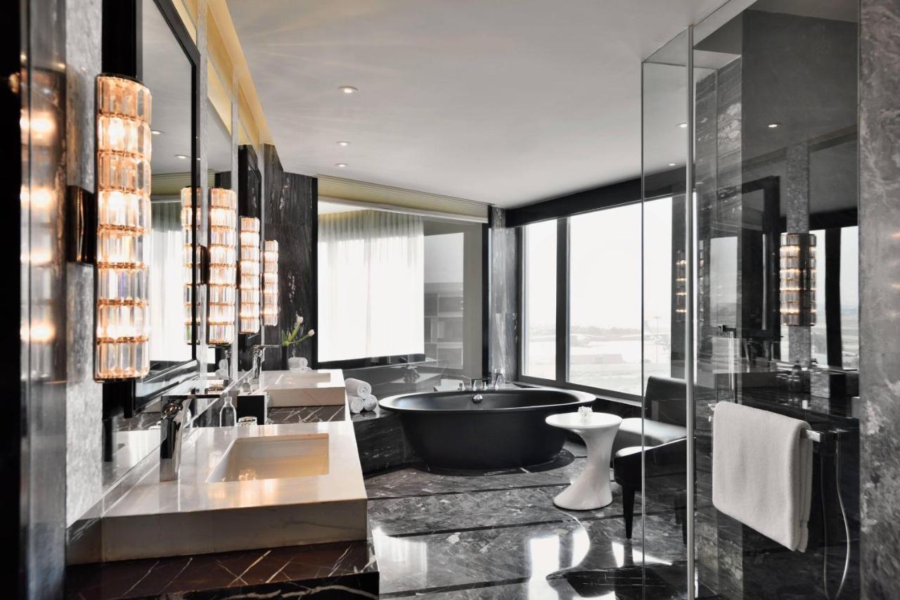 فندق جيه دبليو ماريوت هوتل نيودلهي آيروسيتي المظهر الخارجي الصورة Bathroom