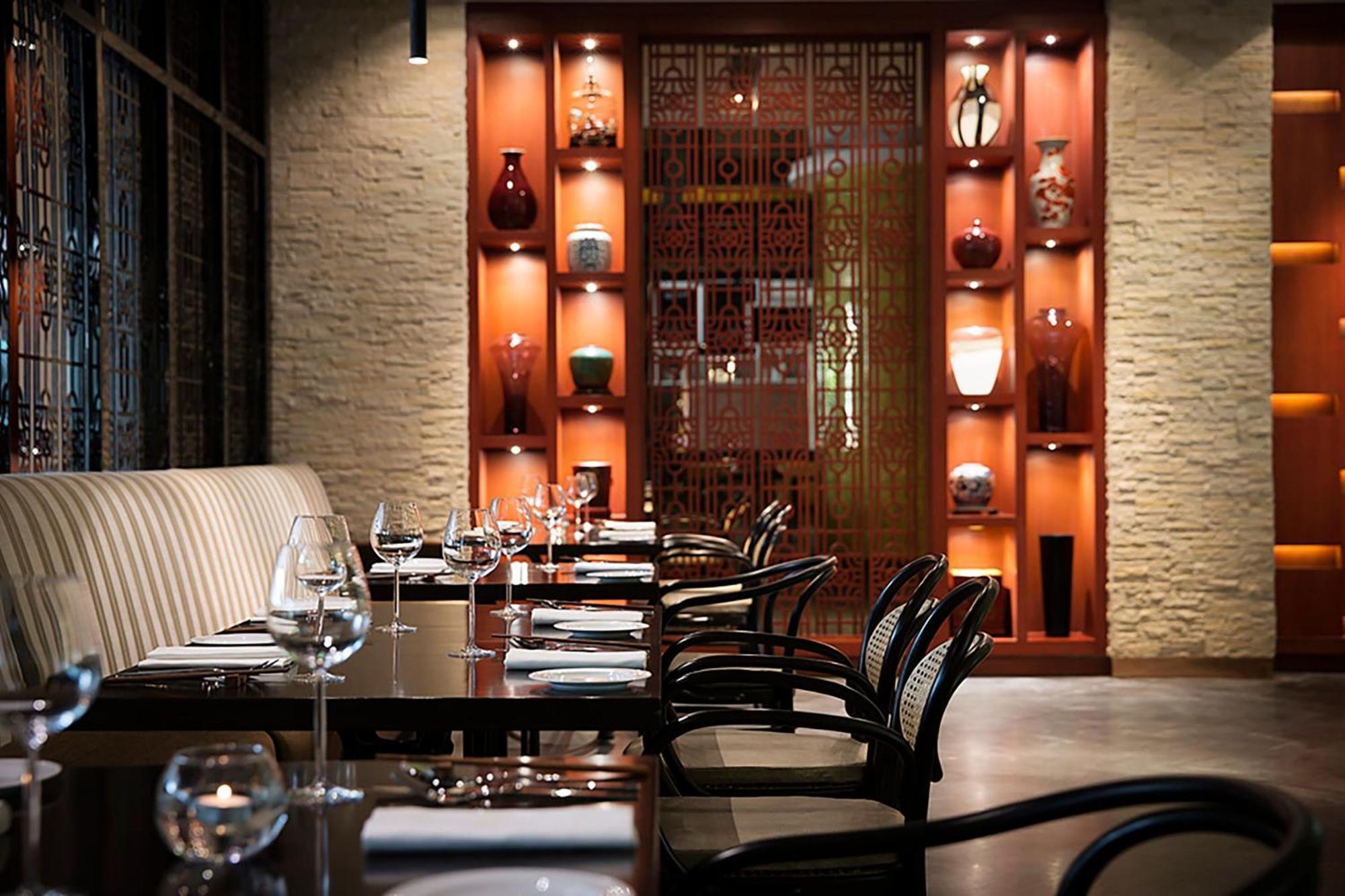 فندق جيه دبليو ماريوت هوتل نيودلهي آيروسيتي المظهر الخارجي الصورة Interior of the restaurant