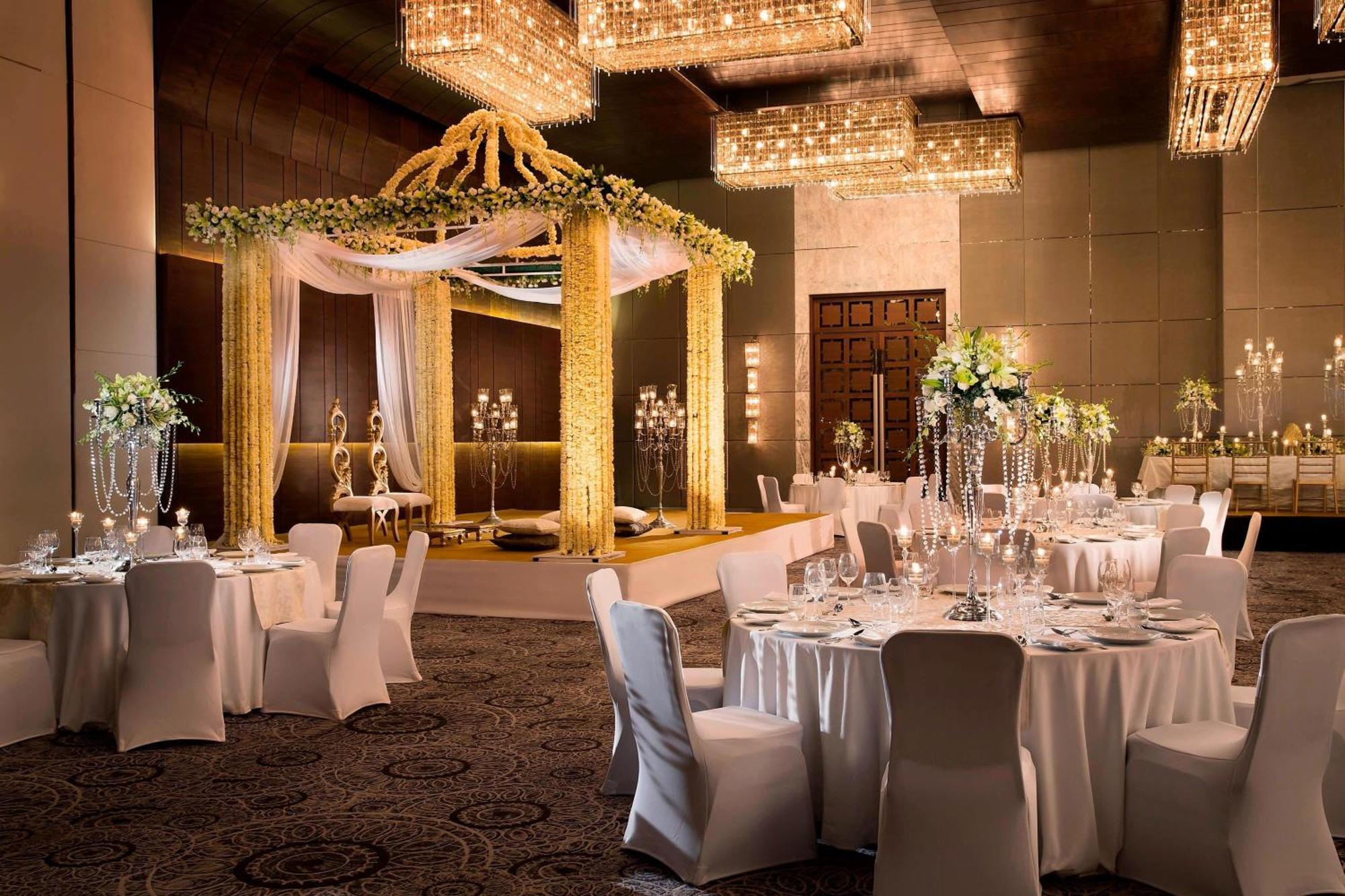 فندق جيه دبليو ماريوت هوتل نيودلهي آيروسيتي المظهر الخارجي الصورة Wedding reception at The Oberoi, Mumbai